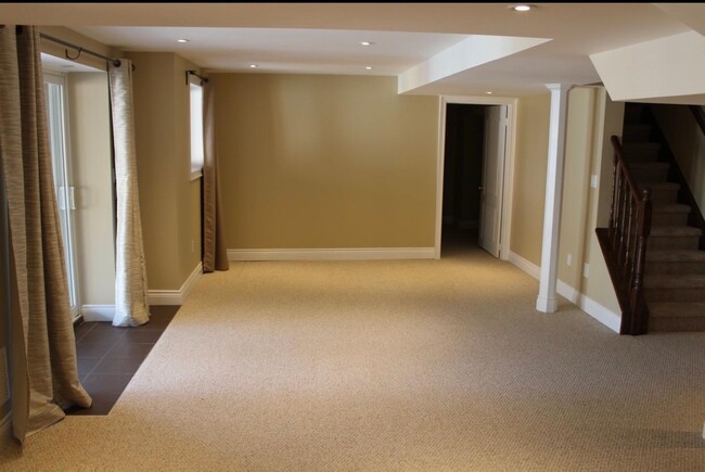 Building Photo - 99 Gillett Dr