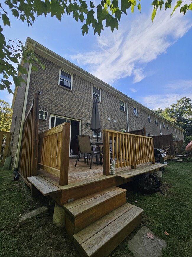 1 Fieldstone Dr