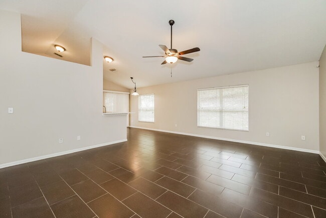 Photo - 605 Cherry Laurel St
