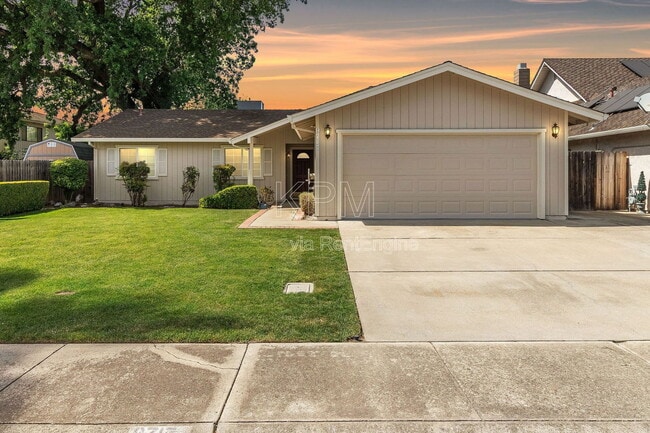 Building Photo - 9717 Treetop Dr