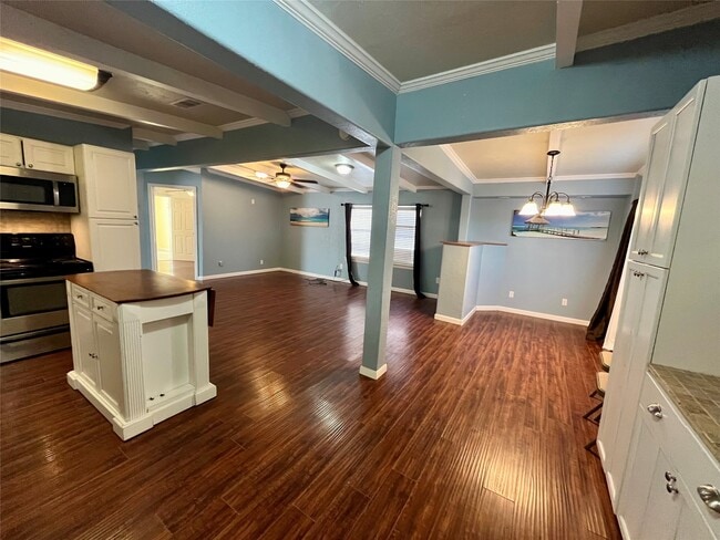 Photo - 318 Marine Way