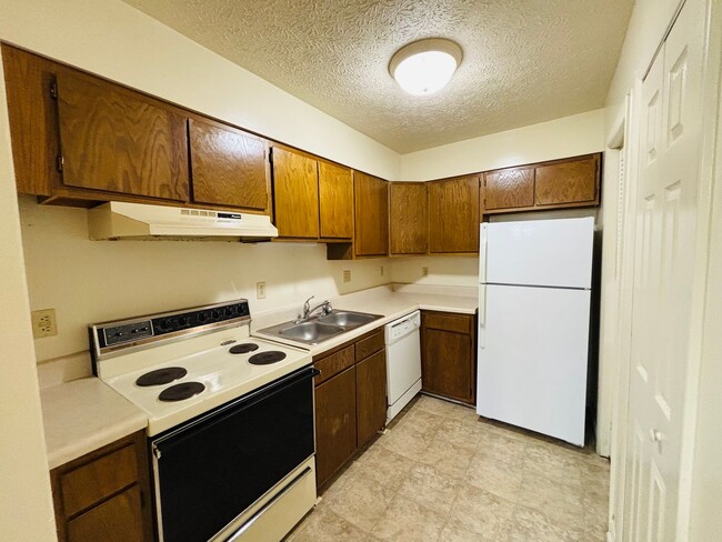 Photo - 104 Hill St NE Unit 3