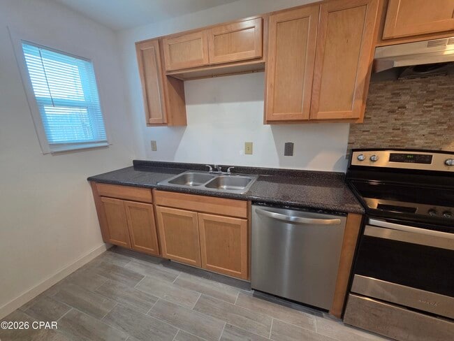 Photo - 6332 Omoko St