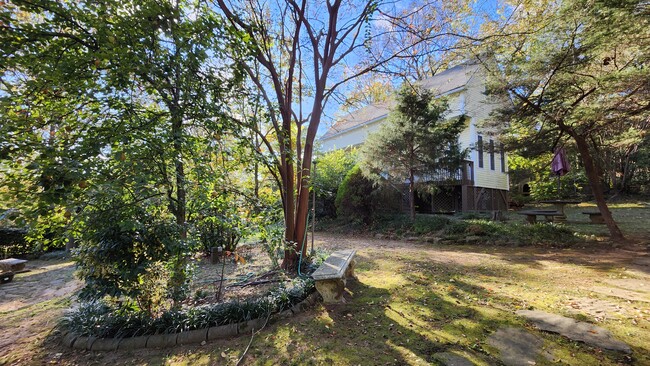 Building Photo - 1430 Alford Ave Unit White House