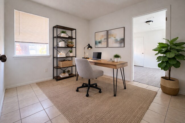 Photo - 9528 McIntosh Ave