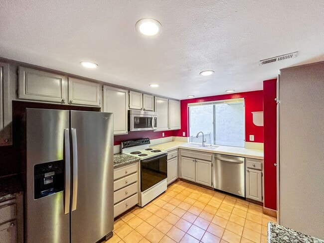 Photo - Beautiful 2BD/2.5BA Townhome W/ A/C and Attached Garage in Bay Ho!