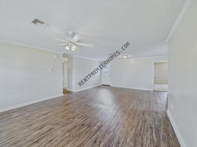 Photo - 1824 Pinewood Cove