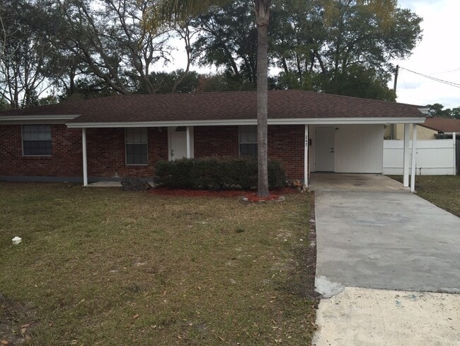 Photo - 247 Oakwood Dr