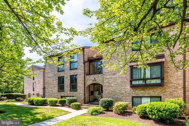 Building Photo - 2002 Colts Neck Rd Unit 2/11A Rental