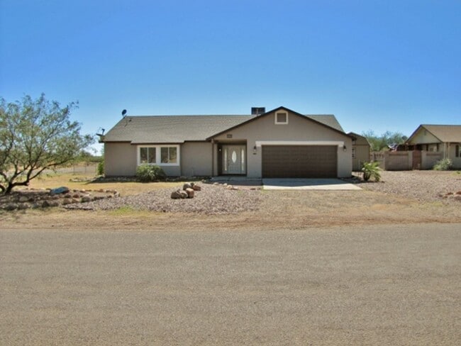 Photo - 3BR/2BA/2CG, 1519 sq.ft on half acre in Huachuca City, AZ