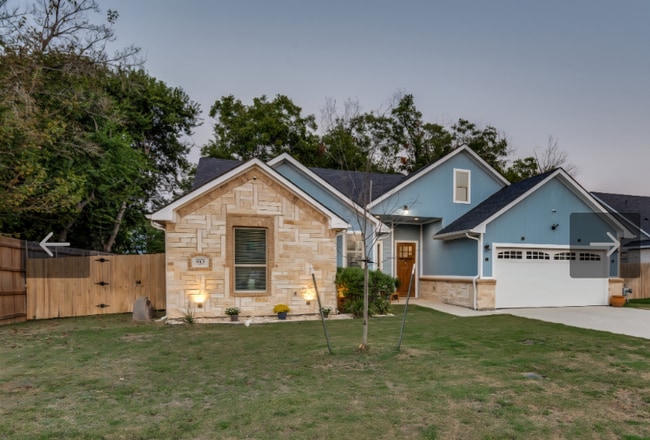 Building Photo - 913 Cope St