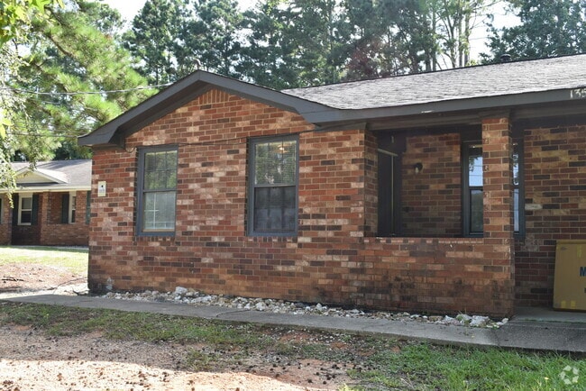 Building Photo - 135 Stoneybrooks Pl Rental