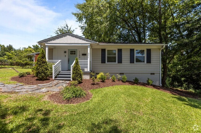 Building Photo - Adorable, Modern 3 Bedroom Ranch near Down... Rental