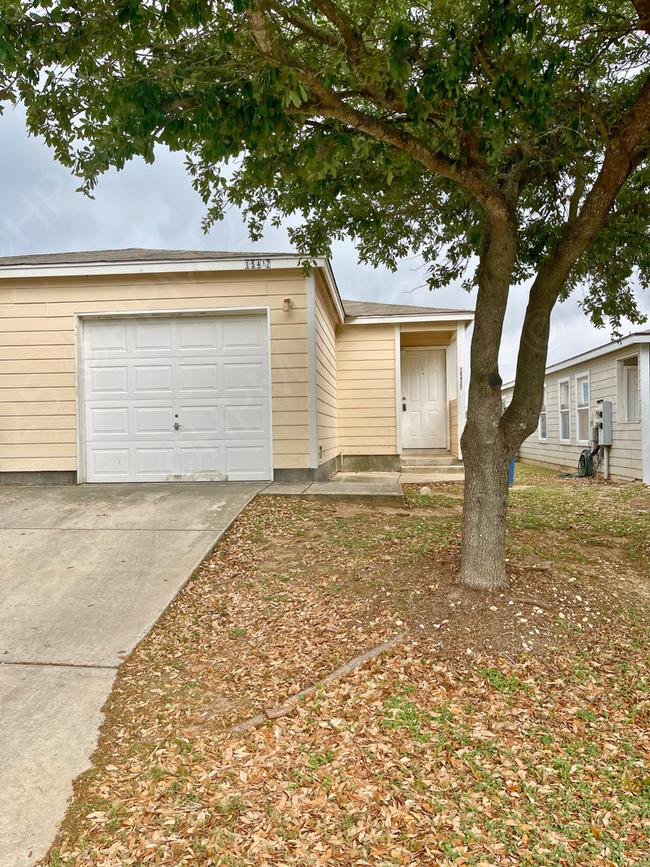 Building Photo - Kamary Lane-15415-15417 Unit 15417 Rental
