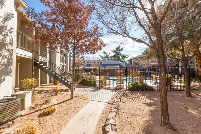 Arrowhead Pointe