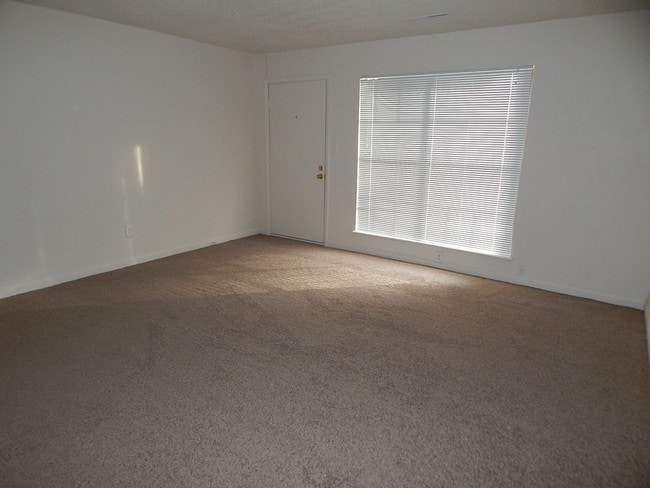 3714 SW 29th Terrace Unit 25 East