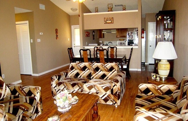 Photo - 2406 High Hollow Dr