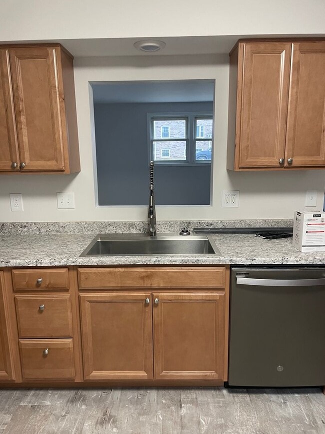 Photo - 2 Bedroom, 1.5 Bath Townhouse in LeClaire, IA