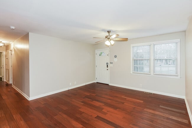 Photo - 107 Woodridge Dr