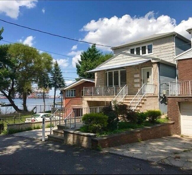 Building Photo - 45 Edwards Ct