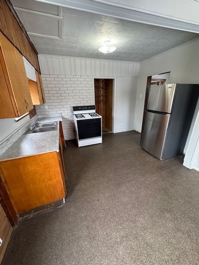 Photo - 3011 Hoagland Ave