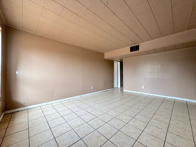 Photo - Northeast El Paso 4 Bed 2 Bath  Refrig A/C