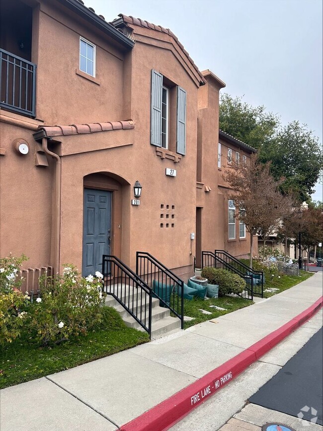 Building Photo - Vineyard Terrace 1 Bed 1 Bath Condo, Near ...