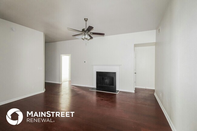 Photo - 160 Lakeside Point