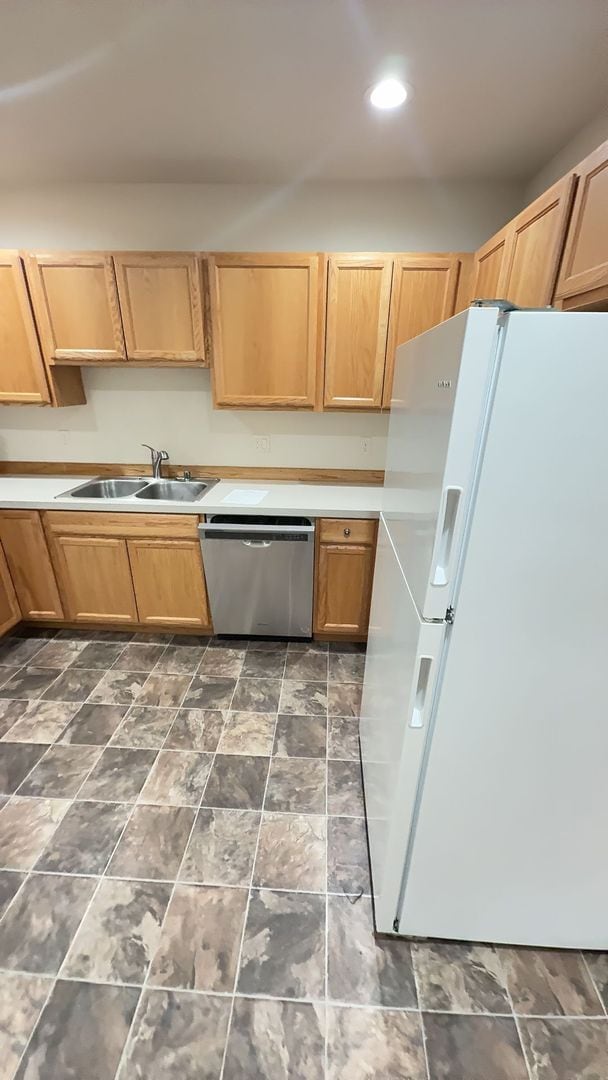 Photo - AVAILABLE NOW! 6 bed/2 bath House Walking ...