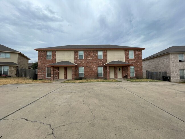 Building Photo - 4405 Abigail Dr Rental