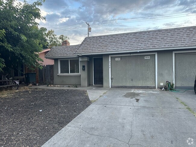 Building Photo - 2740 Mendonca Dr Rental