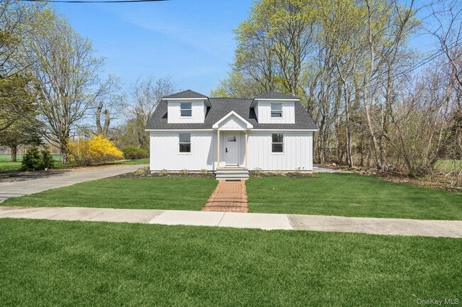 Building Photo - 5075 Main Rd