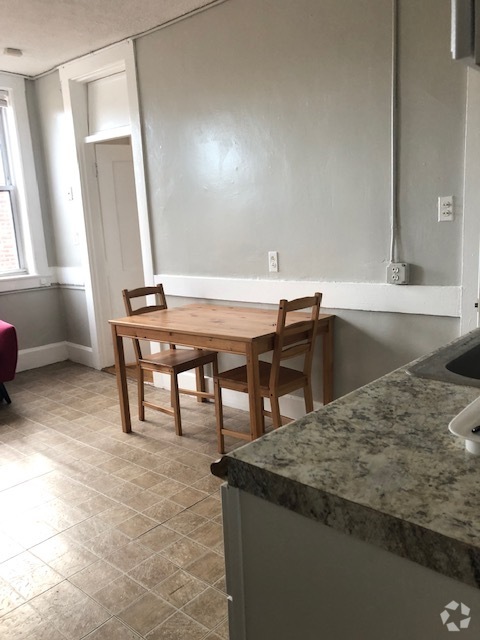 Building Photo - 161 Endicott St Rental