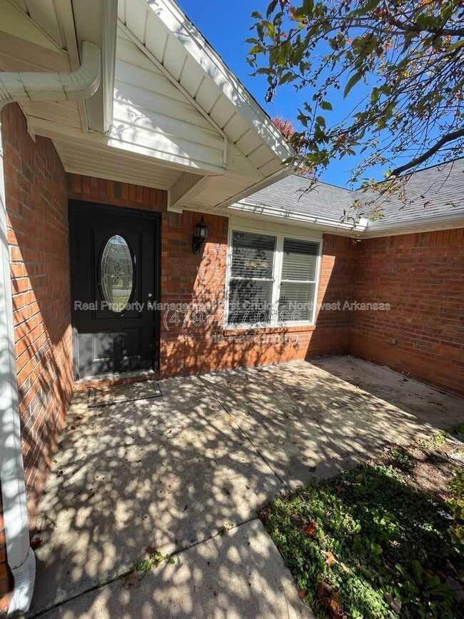 Photo - 1904 SW Spruce Rd