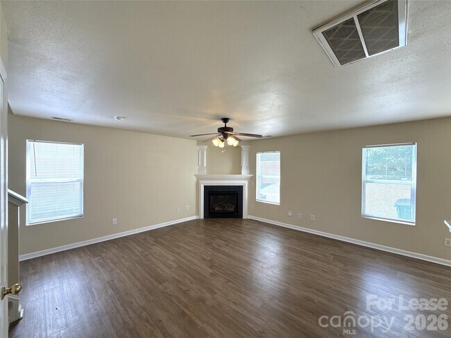 Photo - 6831 Sunman Rd