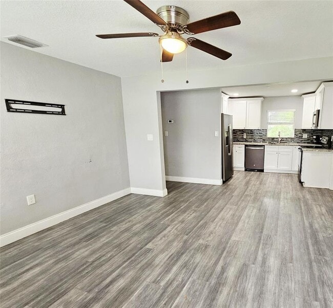 Photo - 4803 Roush Ave