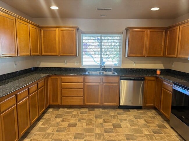 Photo - SINGLE LEVEL HOME IN CP/ ON QUIET CULDESAC