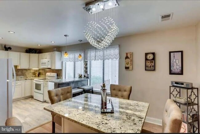 Photo - 8723 Ridge Hollow Ct