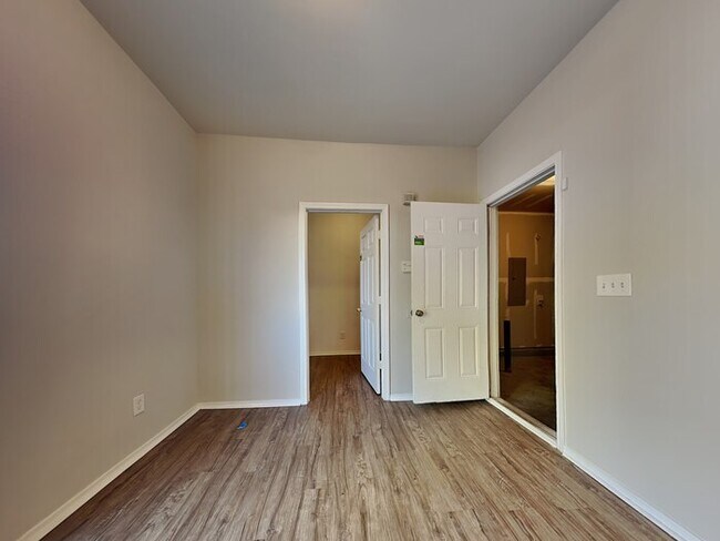 Photo - 9115 Newfield St