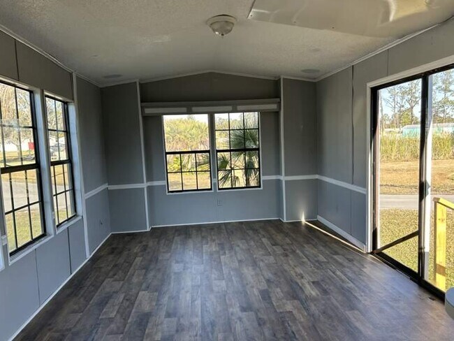 Photo - 6105 Land O' Lakes Blvd