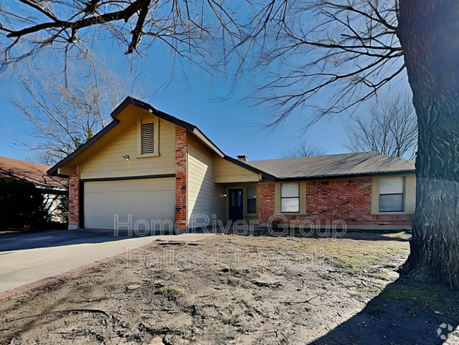 Building Photo - 5908 Cimarron Trail Rental