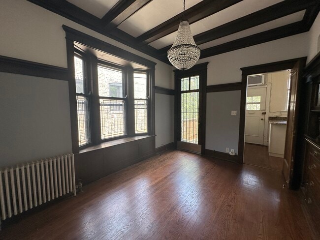 Photo - 2351 N Cleveland Ave Unidad 3