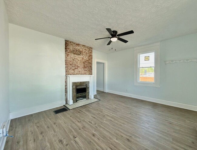 Photo - 5912 Elmwood Ave