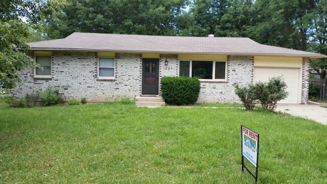 Building Photo - 3 Bedroom with Basement in Amanda Arnold School District