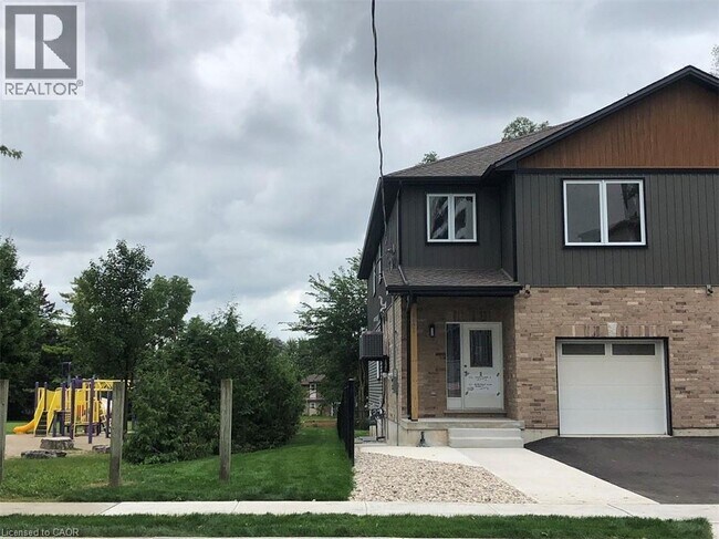 Photo - 111 Walter St