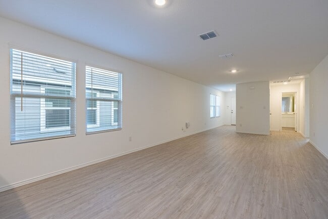 Photo - Stunning 3 bedroom, 2 bathroom home in Kyle!!!