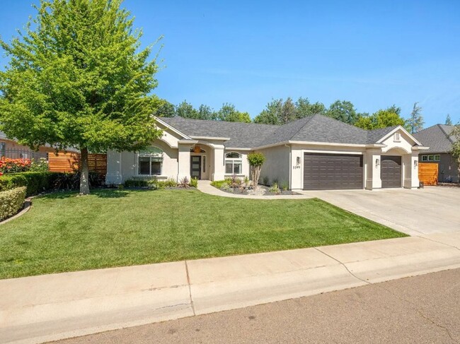 Beautiful Custom East Redding Home with a ... - Beautiful Custom East Redding Home with a ...