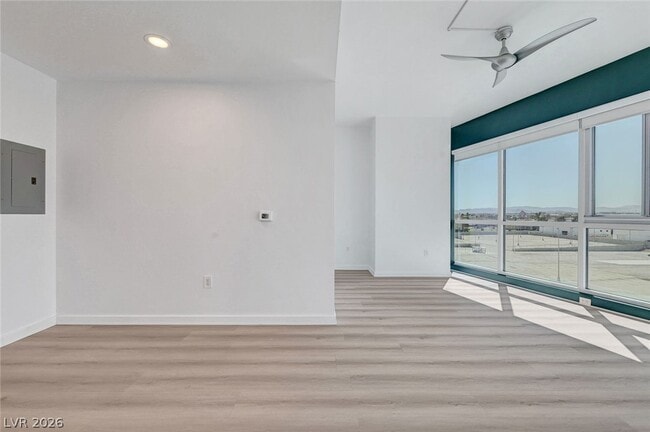 Building Photo - 4575 Dean Martin Dr Unit 602