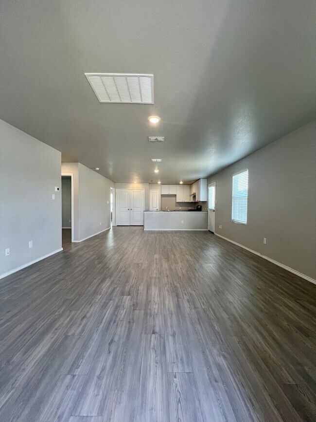 Photo - 8526 Rose Tanager