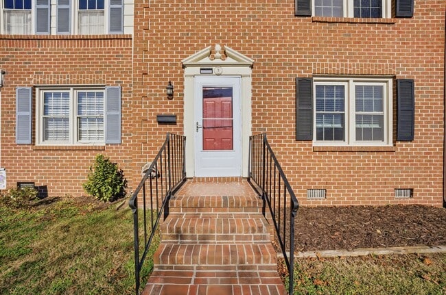 Photo - 2 Charles Parish Dr